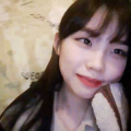 트이유 우정잉 여신모드.gif