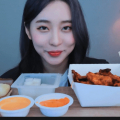 치킨먹는 으악이